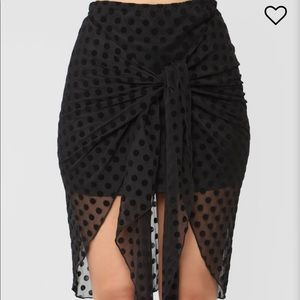 Black mesh fashion nova skirt